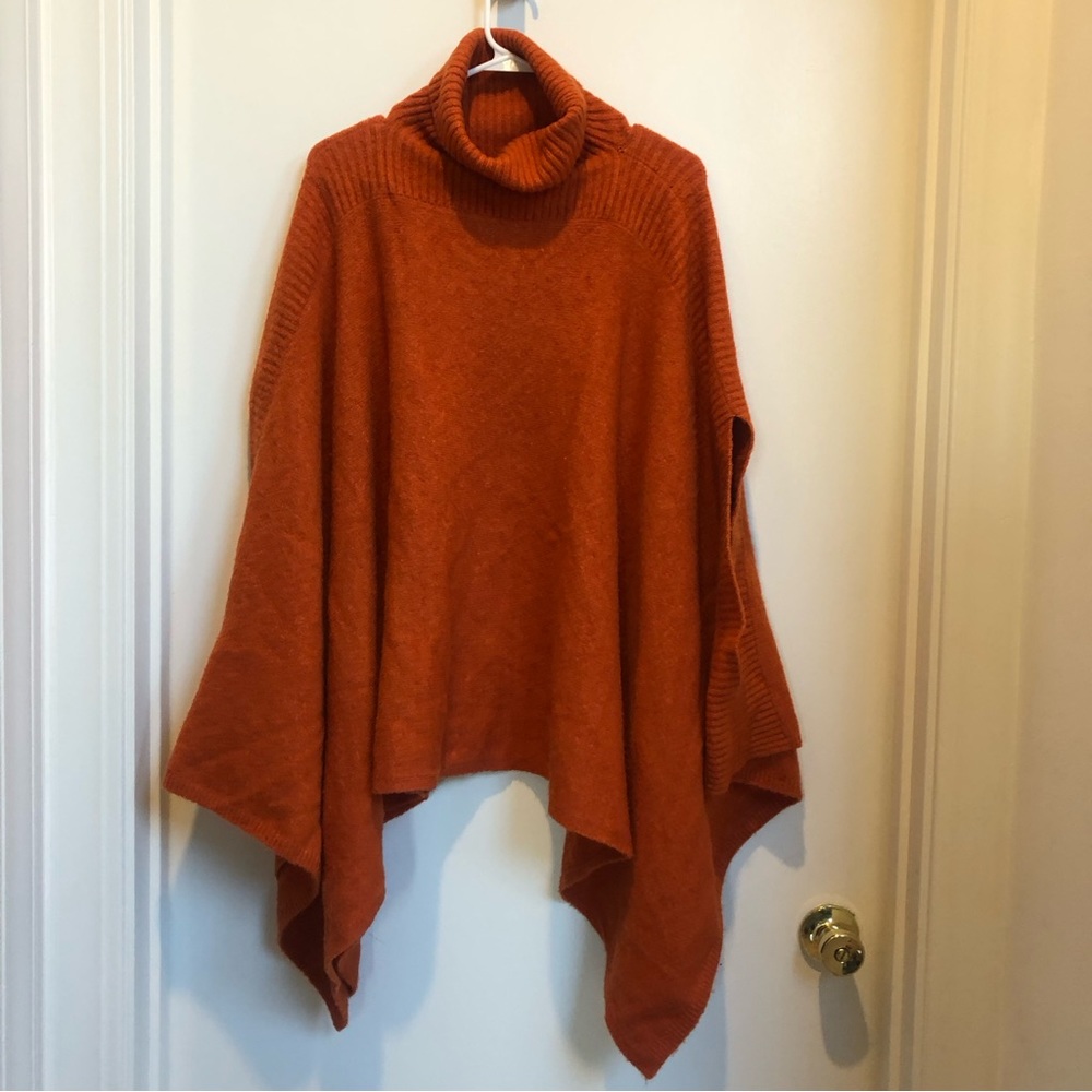 Lou & Gray Sweater Poncho